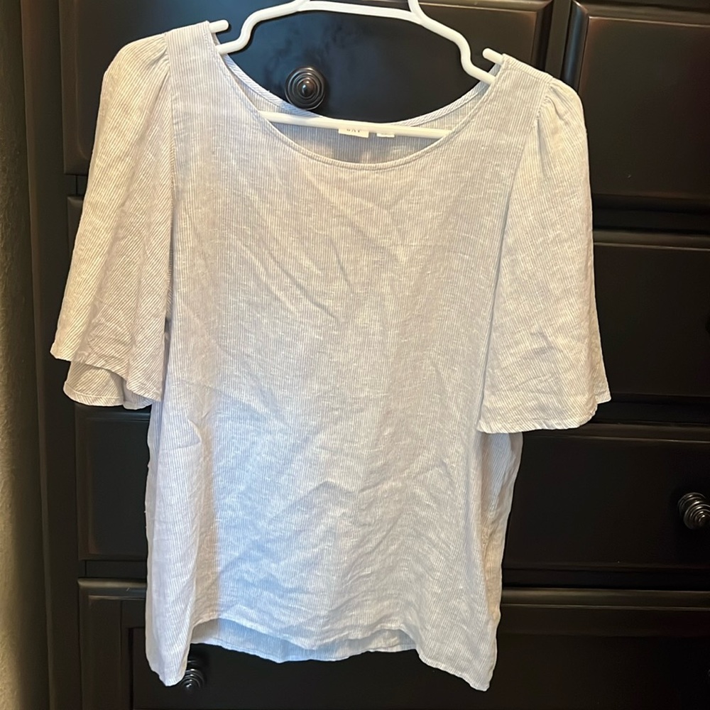 Gap blouse perfect for spring